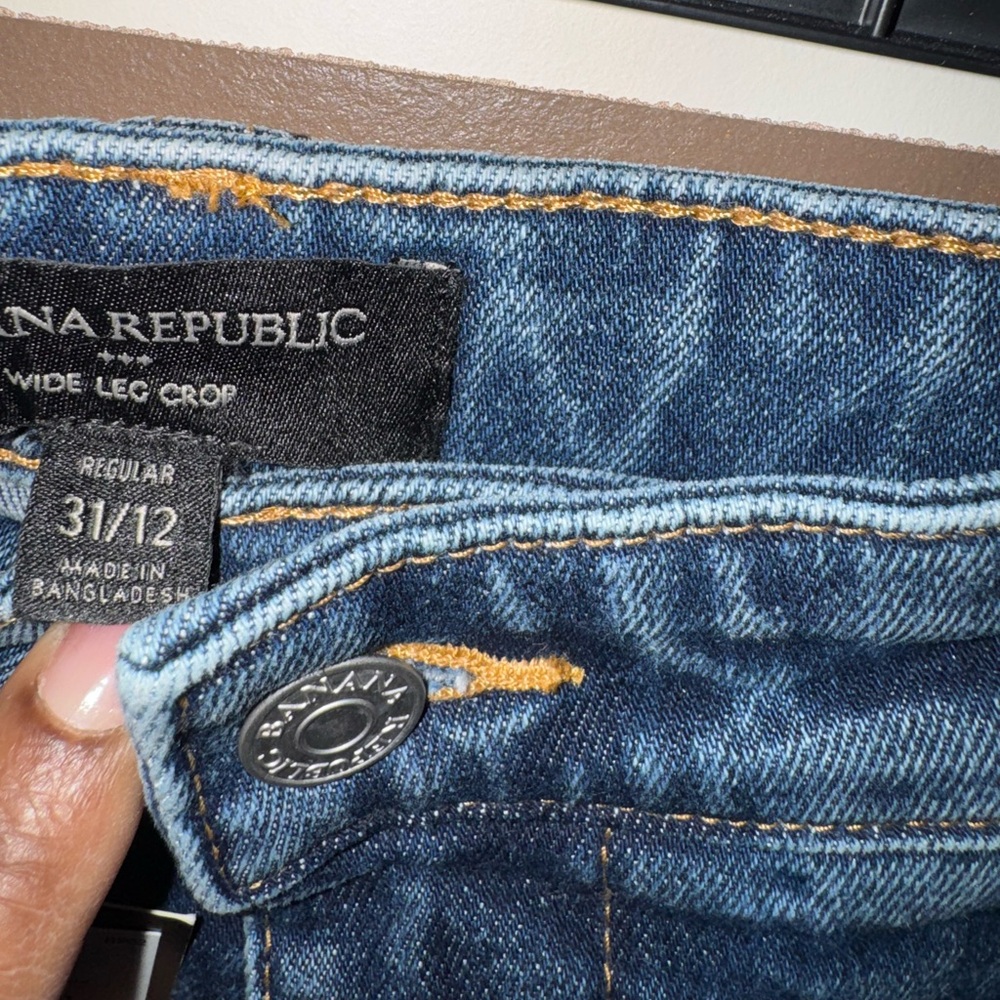 ‼️SALE‼️ Banana Republic Wide Leg Crop Jeans - Picture 3 of 3